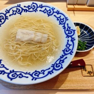 食通に聞いた2020年に感動した味！ クリアな豚骨スープが革命的な「豚そば」の画像