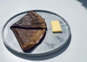 コペンハーゲン仕込みの注目クレープ。モチッ！ジャリッ！な独特の食感がたまらない（東京・笹塚）の画像