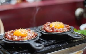 総額○○万!? 1カ月の食事スケジュールと食費を全公開！（5月・マッキー牧元）の画像