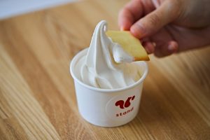 賞味期限60秒⁉︎ 無添加ソフトクリームが人気の「スナックミー」新店舗が登場（東京・とうきょうスカイツリー駅）の画像