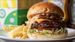 海を眺めながら味わう絶品バーガー！ 大人気「Reg-On Diner」の2号店がオープン（神奈川・鵠沼海岸）の画像